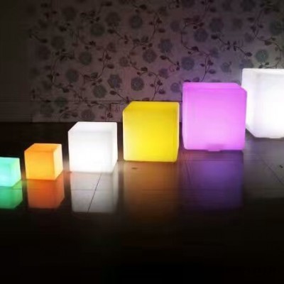 博源Boyuan 滾塑加工， LED 發(fā)光 吧臺(tái)，LED 花盆，LED 冰桶， LED 裝飾球， LED 餐桌椅