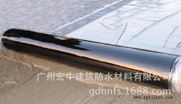 復合自粘橡膠瀝青防水卷材施工