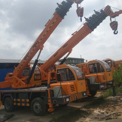 10噸12噸變形異性吊車 12噸自制底盤小吊車 輪胎式車載吊車廠家報(bào)價