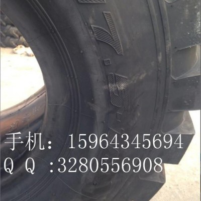 現(xiàn)貨**小型裝載機輪胎、工程輪胎17.5-16型、耐磨